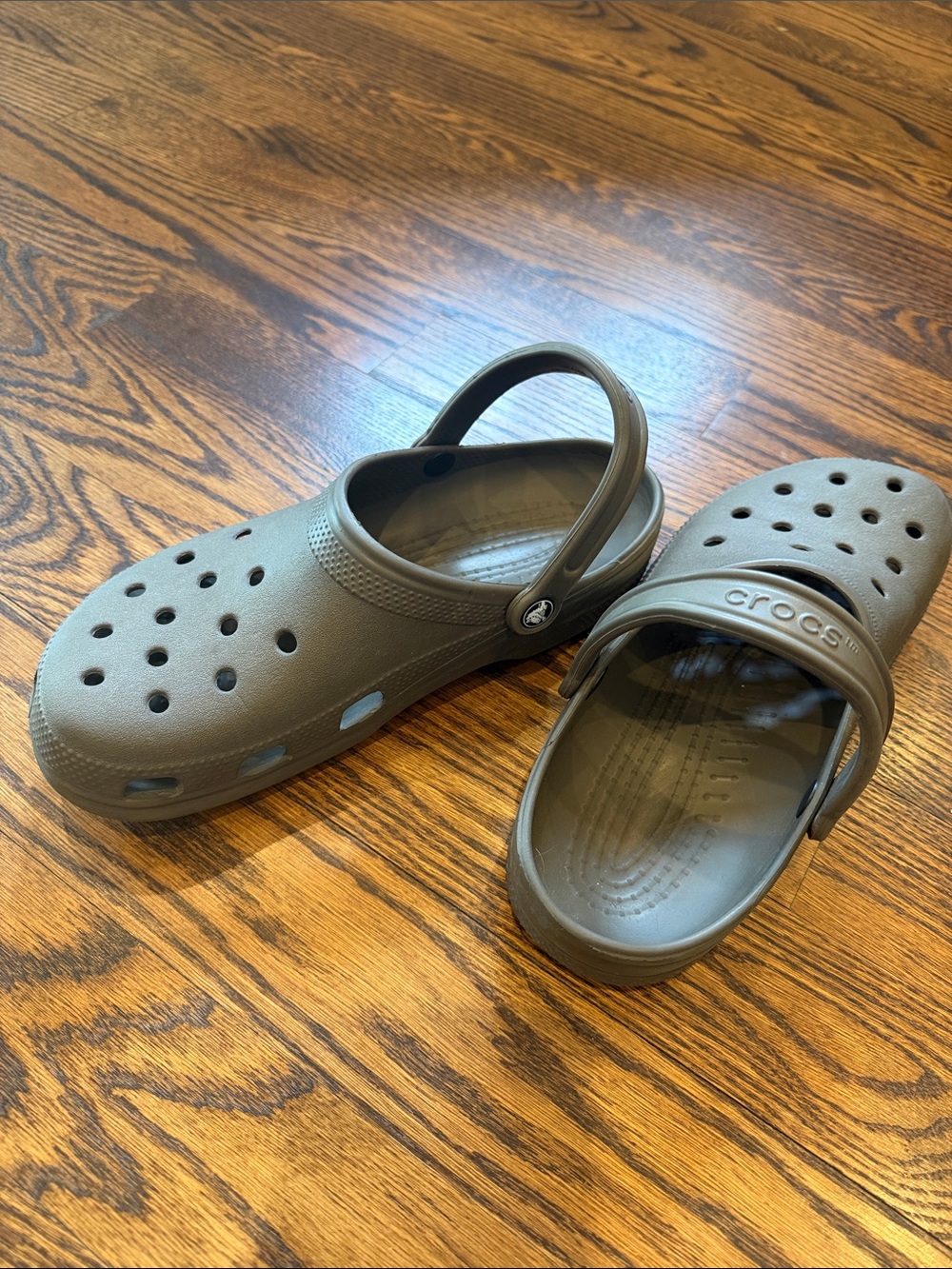 CROCS sz 10 Men's, 12 Women's Unisex classic croc clog sandal slip on water